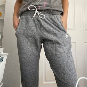 men’s size L nike  joggers